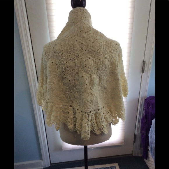 Accessories - Knitted shawl